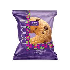 نظری دونات با تزئین چیپس کاکائو